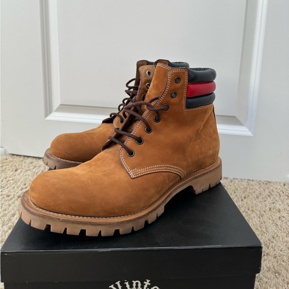 Selling my Gucci Lace up sedue boots - Picture 2 of 7